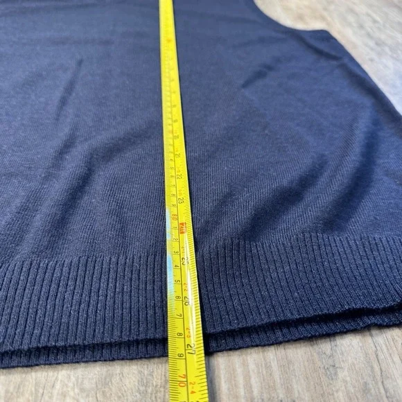 Orvis Men's XL V-Neck Sweater Vest 100% Merino Wool Navy Blue Fly Fishing Logo - Picture 7 of 7